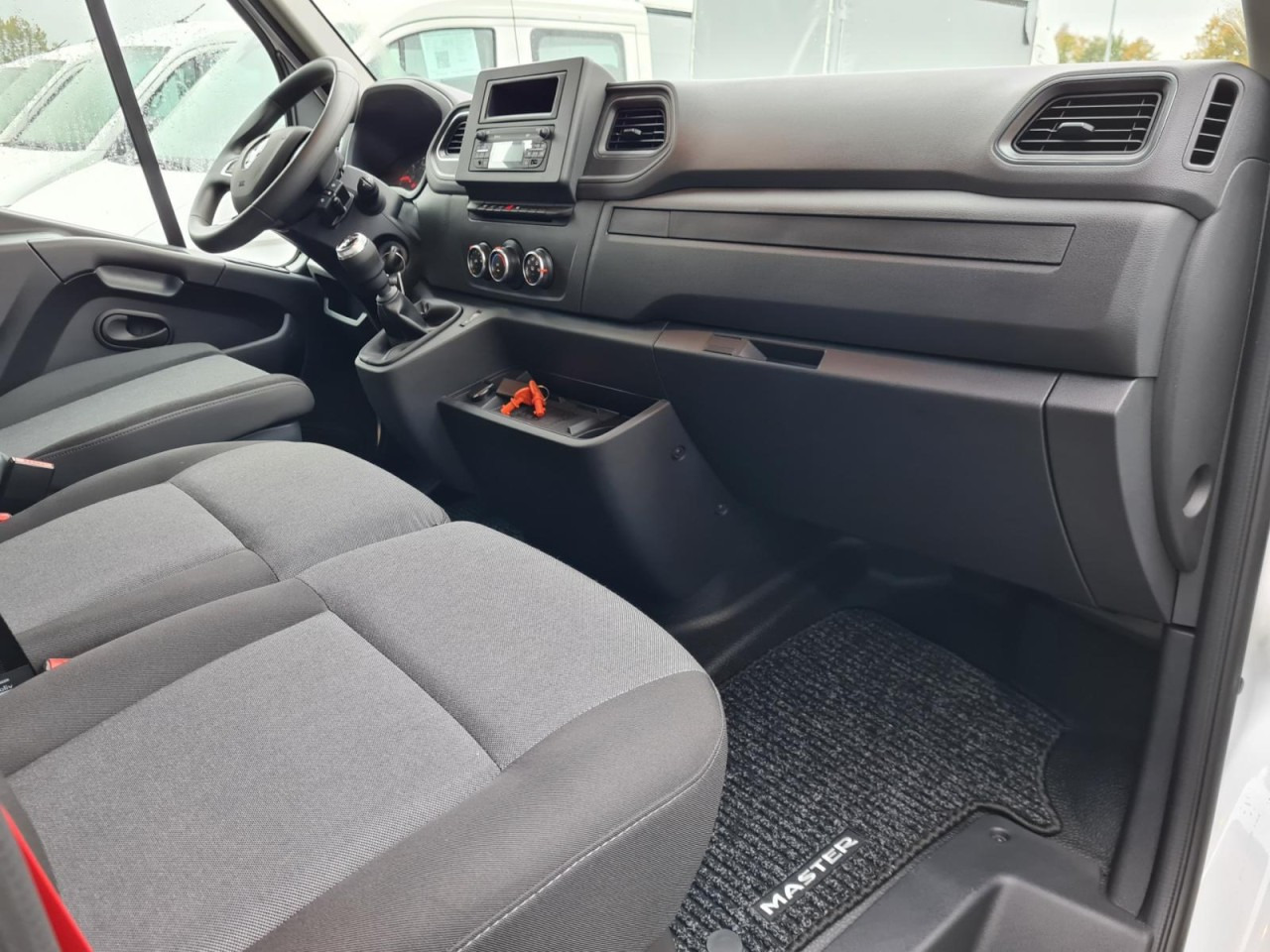 Тентованный фургон Renault Master 35 Pritsche Schiebe Plane LBW LUFTFEDERUNG: фото 14 Тентованный фургон Renault Master 35 Pritsche Schiebe Plane LBW LUFTFEDERUNG: фото 14