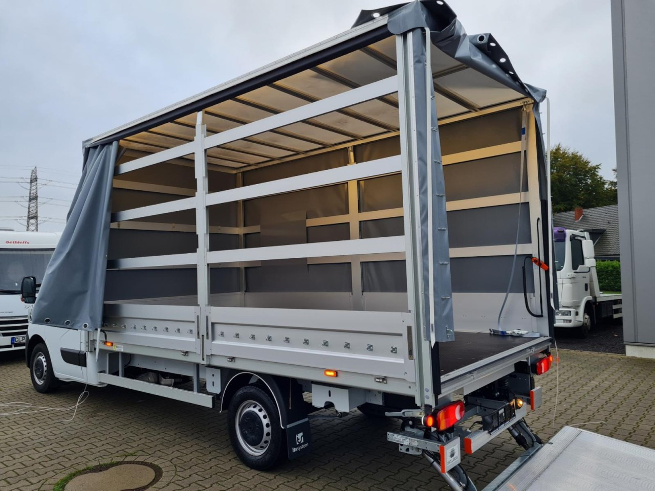 Тентованный фургон Renault Master 35 Pritsche Schiebe Plane LBW LUFTFEDERUNG: фото 8 Тентованный фургон Renault Master 35 Pritsche Schiebe Plane LBW LUFTFEDERUNG: фото 8