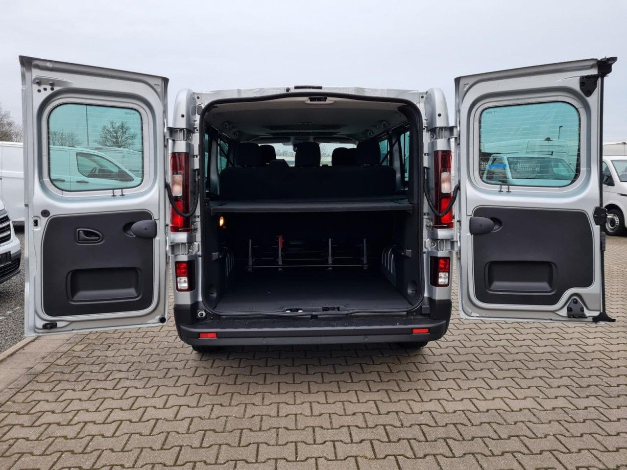 Легковой автомобиль Renault Trafic Kombi 9-Sitze L2 Grand Equilibre KLIMA TE: фото 6