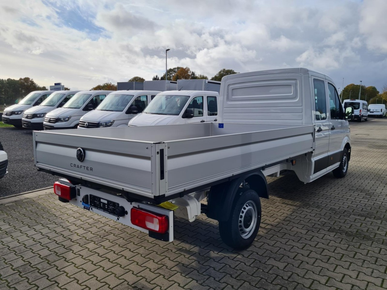 Volkswagen Crafter 35 Doka TDI L4 lang KLIMA TEMPOMAT - Малотоннажный бортовой грузовик, Грузопассажирский фургон: фото 5 Volkswagen Crafter 35 Doka TDI L4 lang KLIMA TEMPOMAT - Малотоннажный бортовой грузовик, Грузопассажирский фургон: фото 5