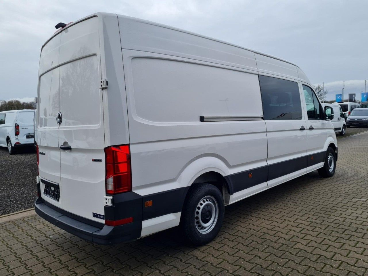 Volkswagen Crafter 35 Kasten 4MOTION L4H3 Plus Doka 7-Sitze - Цельнометаллический фургон, Грузопассажирский фургон: фото 4 Volkswagen Crafter 35 Kasten 4MOTION L4H3 Plus Doka 7-Sitze - Цельнометаллический фургон, Грузопассажирский фургон: фото 4