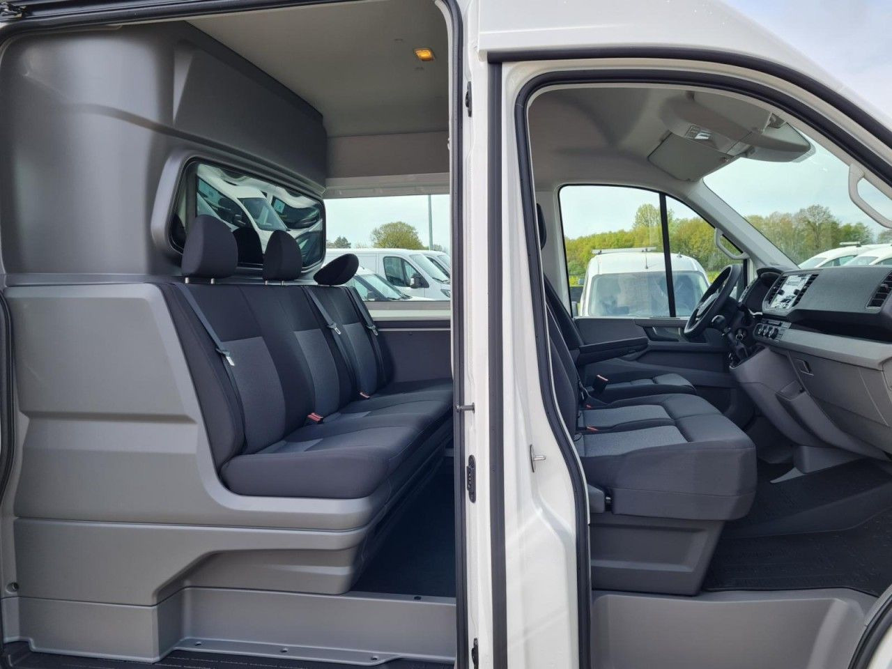 Цельнометаллический фургон, Грузопассажирский фургон Volkswagen Crafter 35 Kasten PLUS MIXTO DOKA 4motion L3H3: фото 13