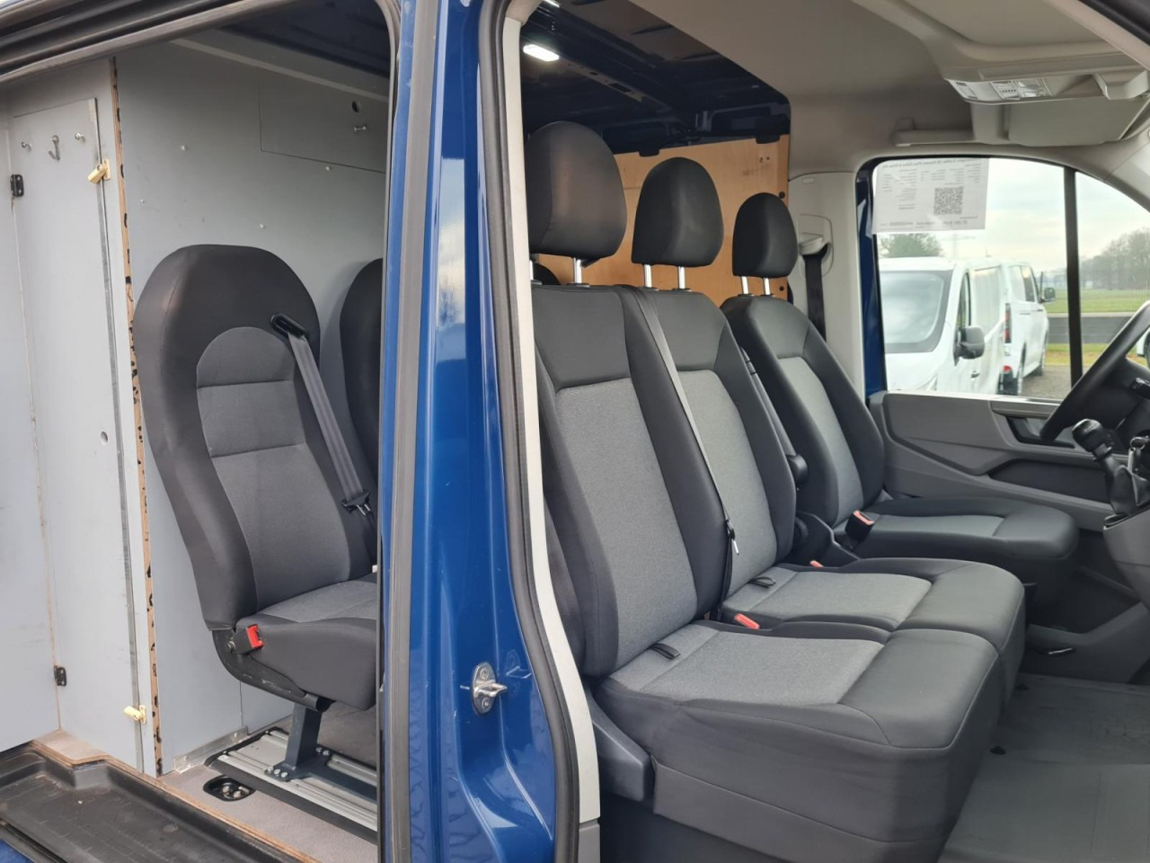 Volkswagen Crafter 35 Kasten Plus Doka mixto NAVI AHK 6 Sitzer - Цельнометаллический фургон, Грузопассажирский фургон: фото 5 Volkswagen Crafter 35 Kasten Plus Doka mixto NAVI AHK 6 Sitzer - Цельнометаллический фургон, Грузопассажирский фургон: фото 5