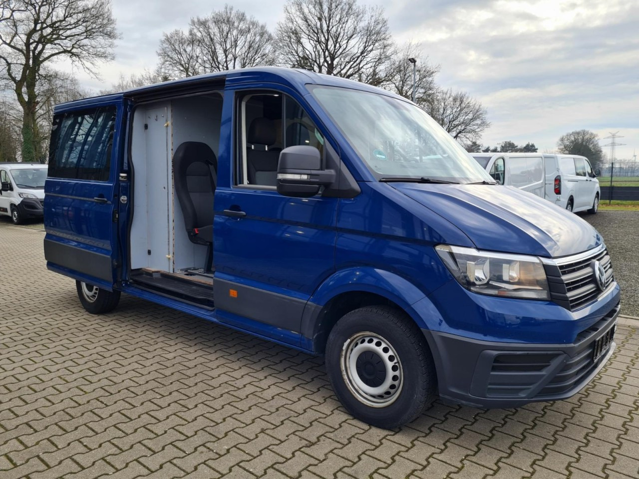 Volkswagen Crafter 35 Kasten Plus Doka mixto NAVI AHK 6 Sitzer - Цельнометаллический фургон, Грузопассажирский фургон: фото 4 Volkswagen Crafter 35 Kasten Plus Doka mixto NAVI AHK 6 Sitzer - Цельнометаллический фургон, Грузопассажирский фургон: фото 4