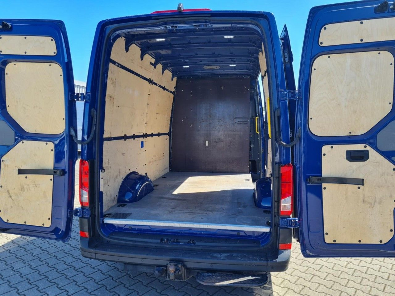 Цельнометаллический фургон Volkswagen Crafter 35 Kasten TDI MR L3H3 RWD AHK: фото 17