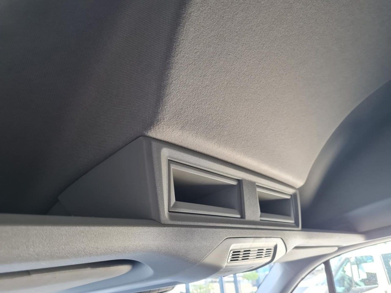 Цельнометаллический фургон Volkswagen Crafter 35 Kasten TDI MR L3H3 RWD AHK: фото 22