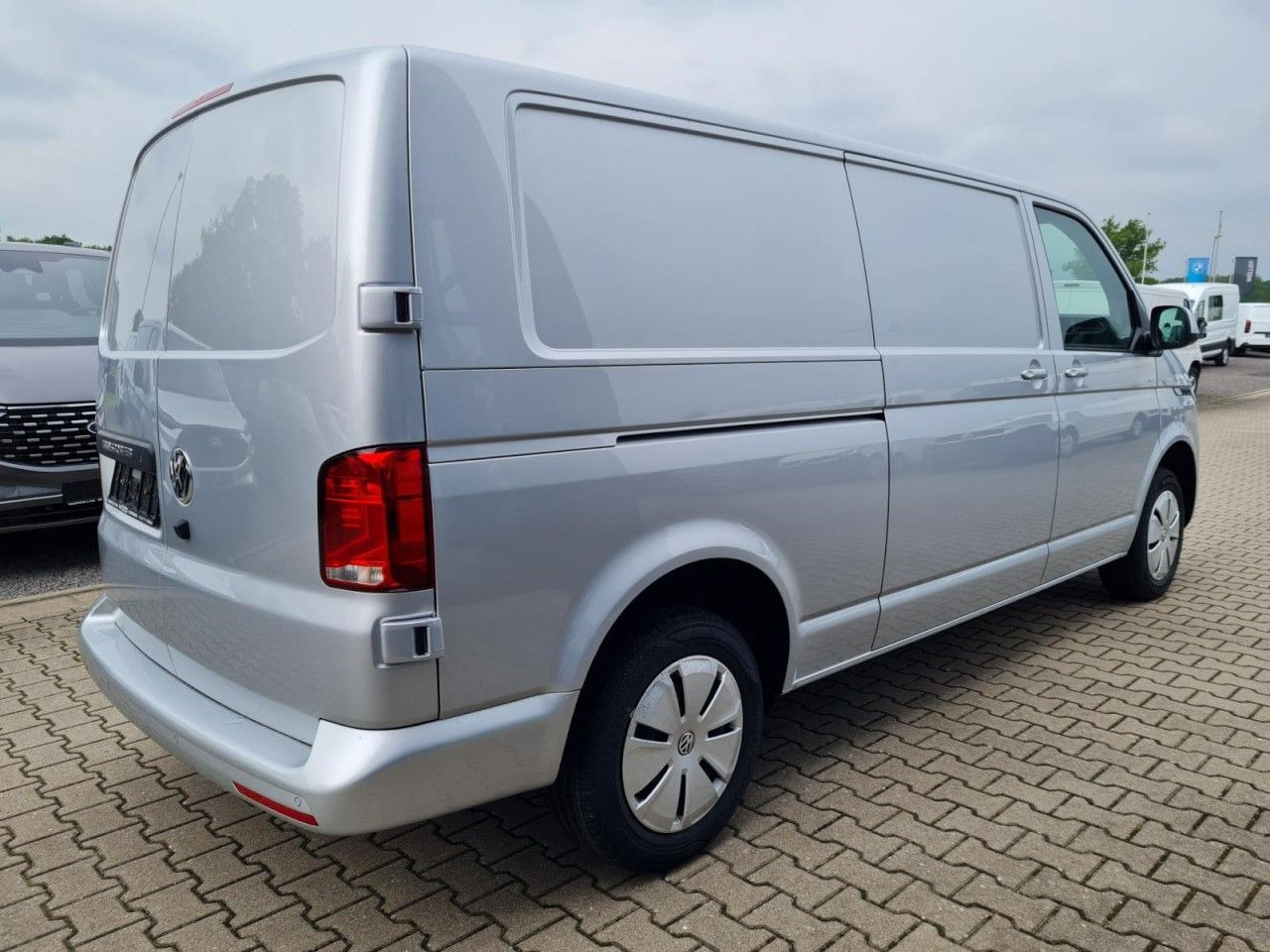 Volkswagen T6.1 Kasten TDI lang DSG LED KAMERA TEMPOMAT - Легковой фургон: фото 4 Volkswagen T6.1 Kasten TDI lang DSG LED KAMERA TEMPOMAT - Легковой фургон: фото 4