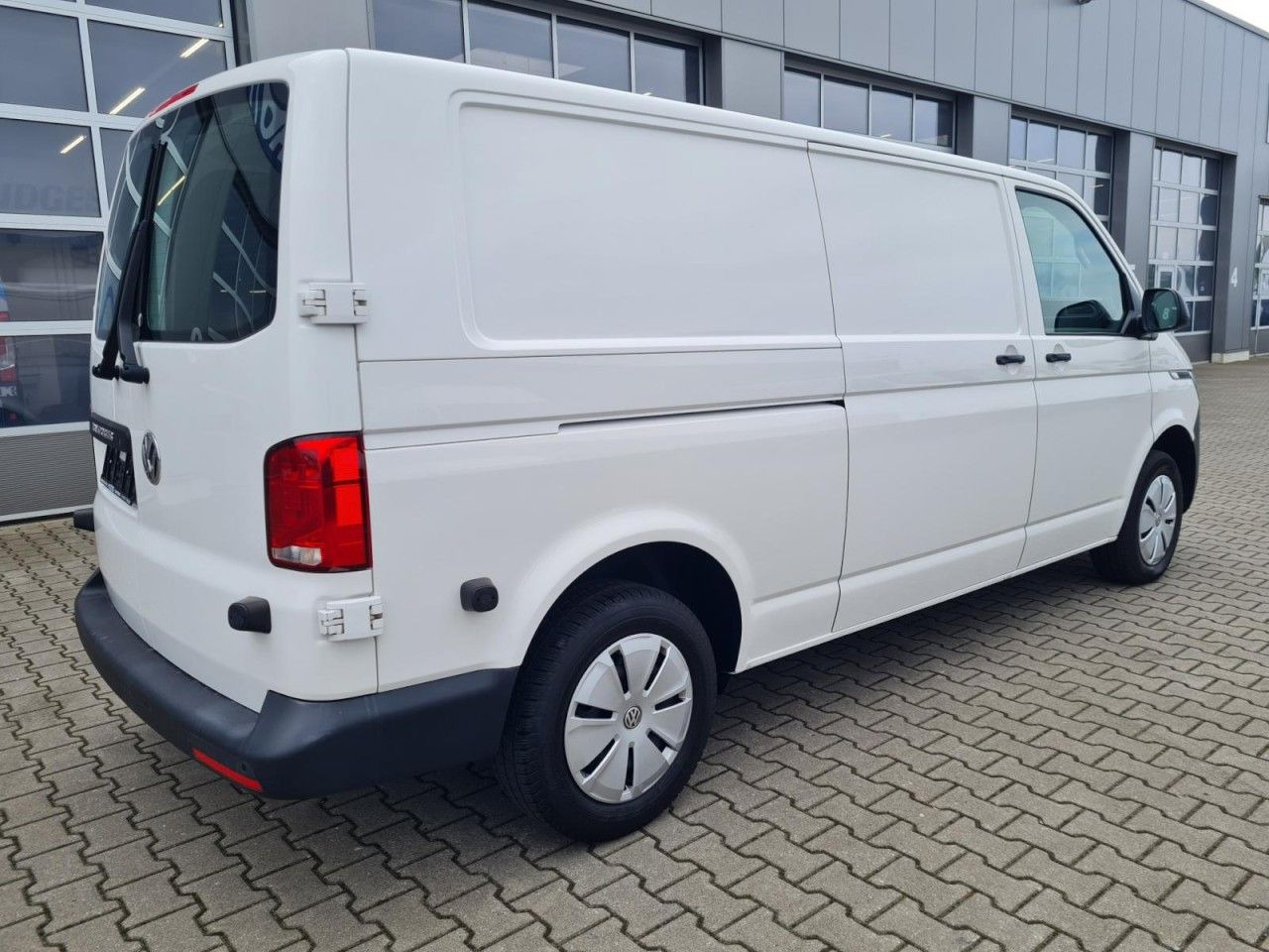 Volkswagen T6.1 Kasten lang Flügeltüren KLIMA KOMFORT PDC - Легковой фургон: фото 4 Volkswagen T6.1 Kasten lang Flügeltüren KLIMA KOMFORT PDC - Легковой фургон: фото 4