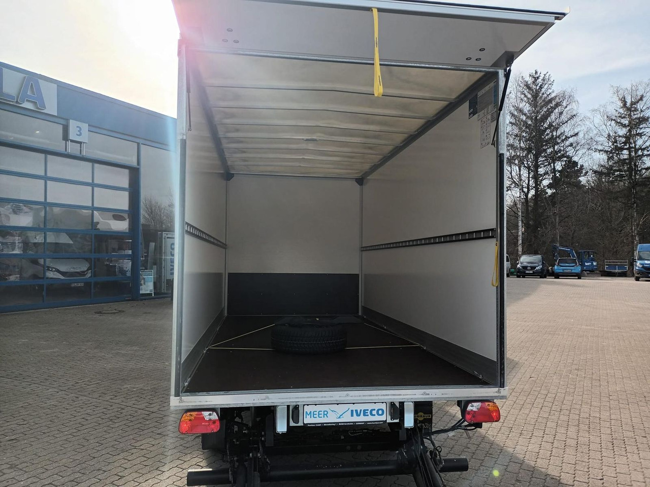Iveco Daily 35S14HE Koffer LBW, Rückfahrkamera 2x a... - Фургон с закрытым кузовом: фото 5 Iveco Daily 35S14HE Koffer LBW, Rückfahrkamera 2x a... - Фургон с закрытым кузовом: фото 5