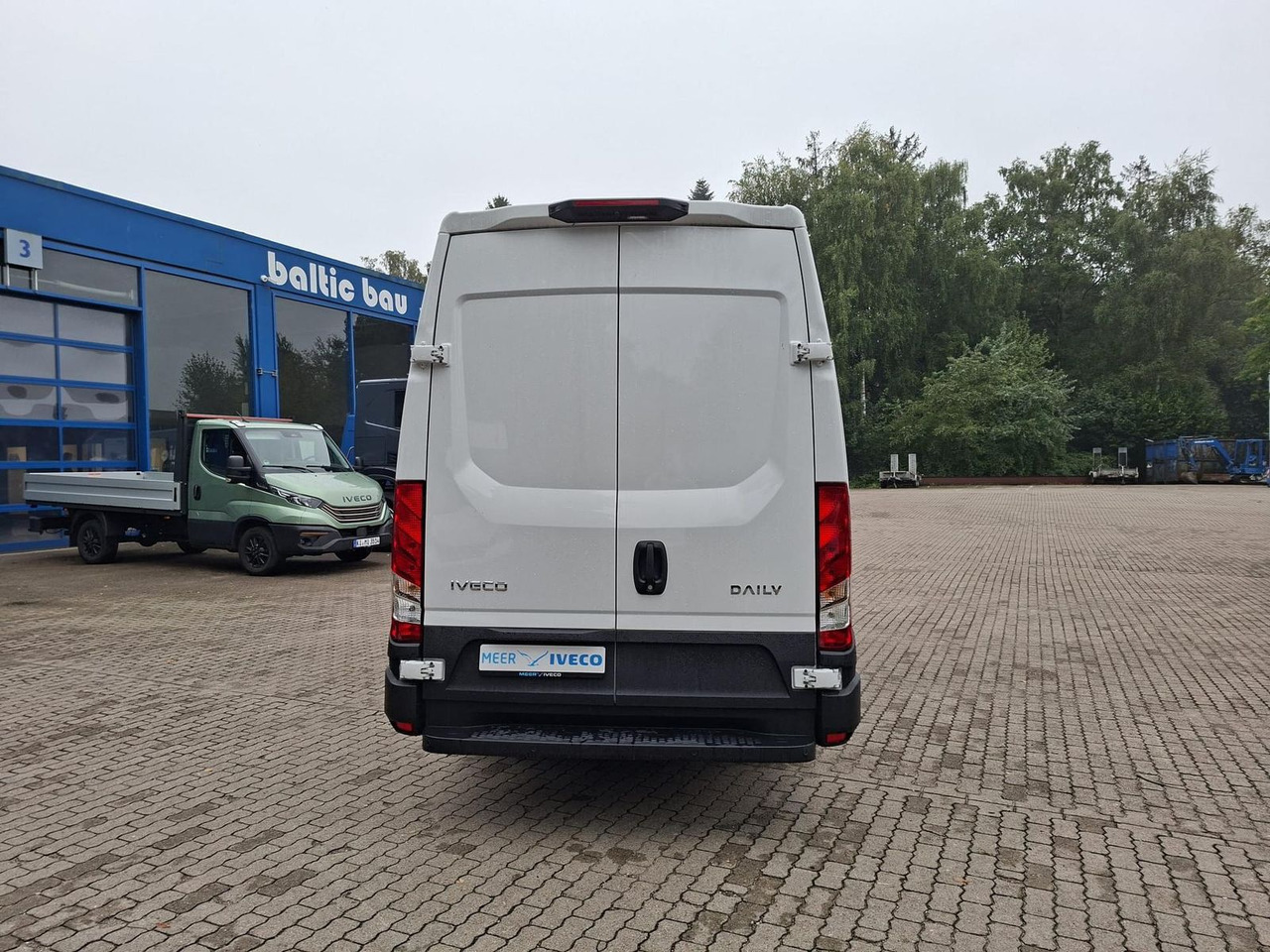 Iveco Daily 35S16A8V 115KW Klima - Radio Rückfahrka... - Цельнометаллический фургон: фото 4 Iveco Daily 35S16A8V 115KW Klima - Radio Rückfahrka... - Цельнометаллический фургон: фото 4