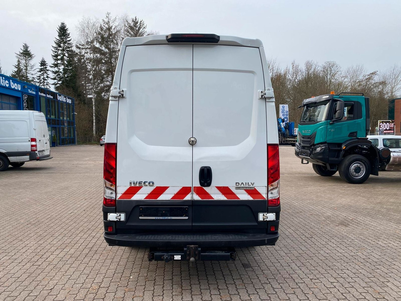Iveco Daily 50C18HA8V 3520L *AHK* KLIMA*Sitzheizung... - Цельнометаллический фургон: фото 5 Iveco Daily 50C18HA8V 3520L *AHK* KLIMA*Sitzheizung... - Цельнометаллический фургон: фото 5