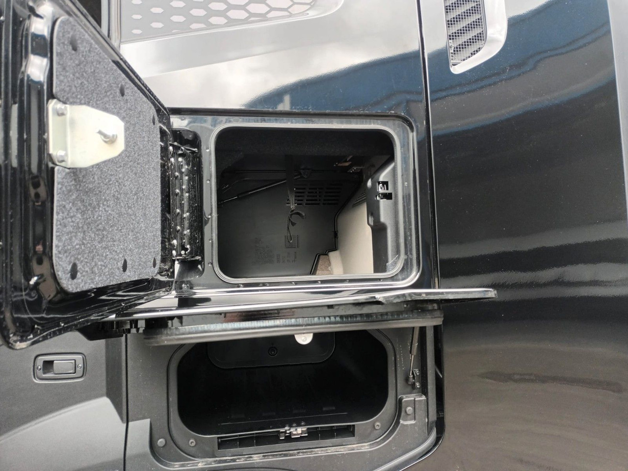 Iveco S-Way SZM 500PS 18-20t zGG. ohne Hydraulik - Тягач: фото 3 Iveco S-Way SZM 500PS 18-20t zGG. ohne Hydraulik - Тягач: фото 3