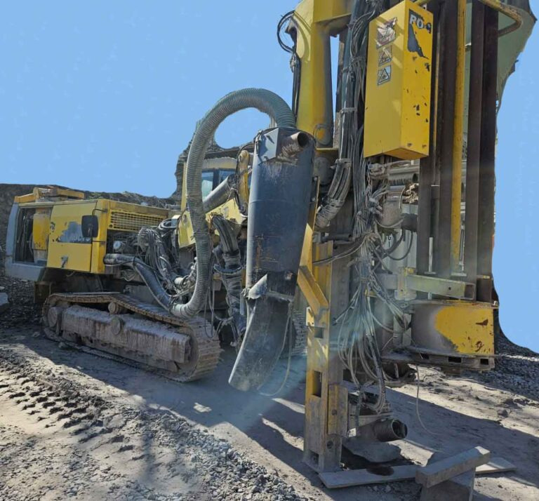 Atlas Copco ROC F6-44 – Blast hole drilling rig / Sprenglochbohrgerät - Буровая машина: фото 1 Atlas Copco ROC F6-44 – Blast hole drilling rig / Sprenglochbohrgerät - Буровая машина: фото 1