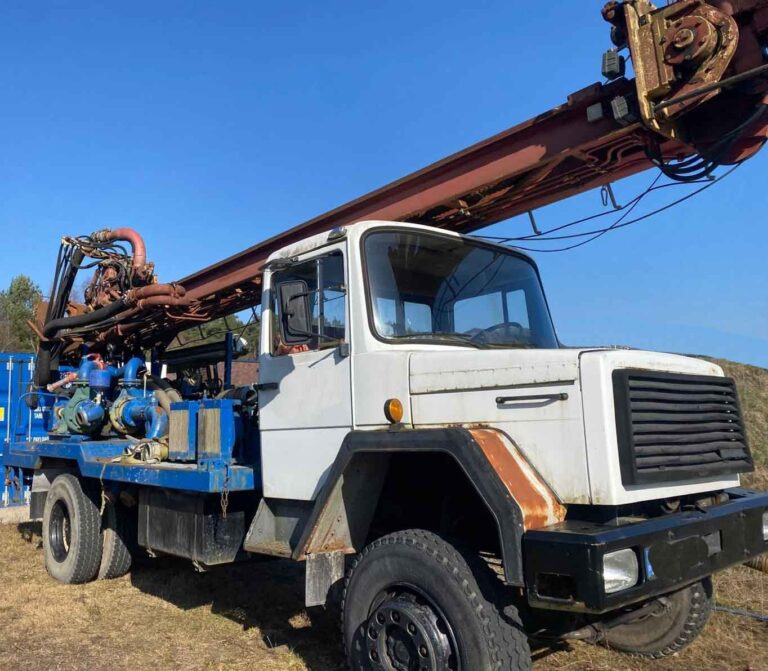 Bomag B200 auf Iveco-LKW – Well drill / Brunnenbohrer - Буровая машина: фото 1 Bomag B200 auf Iveco-LKW – Well drill / Brunnenbohrer - Буровая машина: фото 1