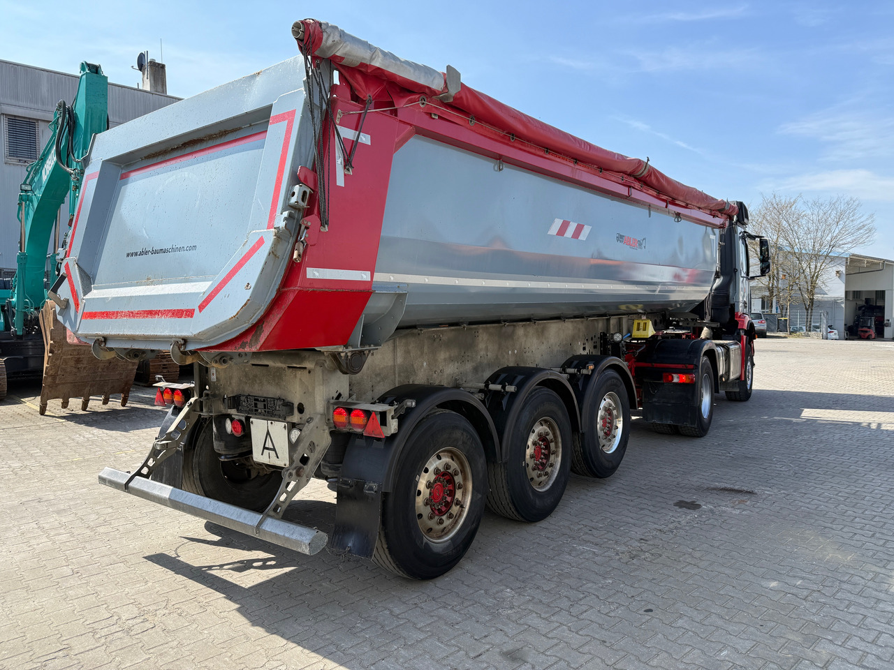 Mercedes-Benz 1851 Arocs ECHTER 4x4 mit Schmitz Kippauflieger - Самосвал: фото 4 Mercedes-Benz 1851 Arocs ECHTER 4x4 mit Schmitz Kippauflieger - Самосвал: фото 4