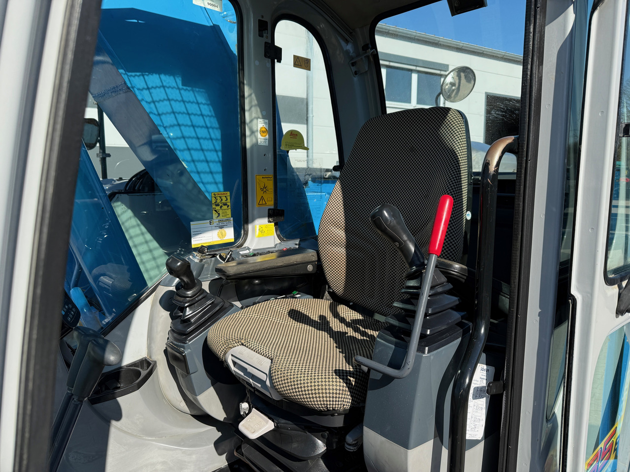 Экскаватор New Holland Kobeclo E235 BSR-2 Nullheck Kettenbagger MS21: фото 17