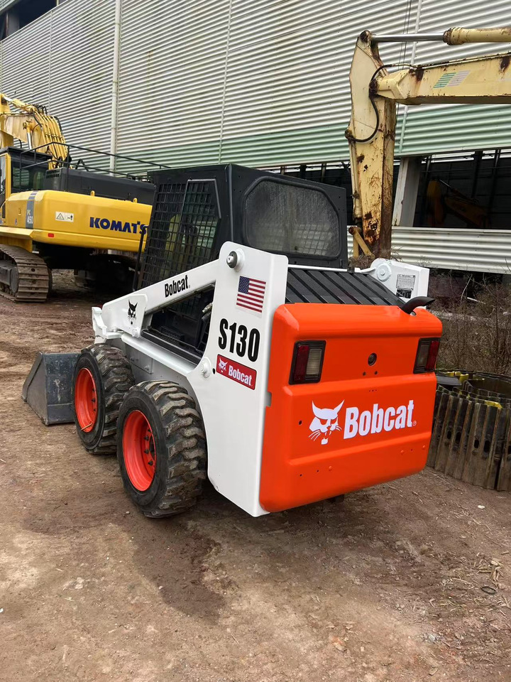 Bobcat S130 - Мини-погрузчик с бортовым поворотом: фото 3 Bobcat S130 - Мини-погрузчик с бортовым поворотом: фото 3