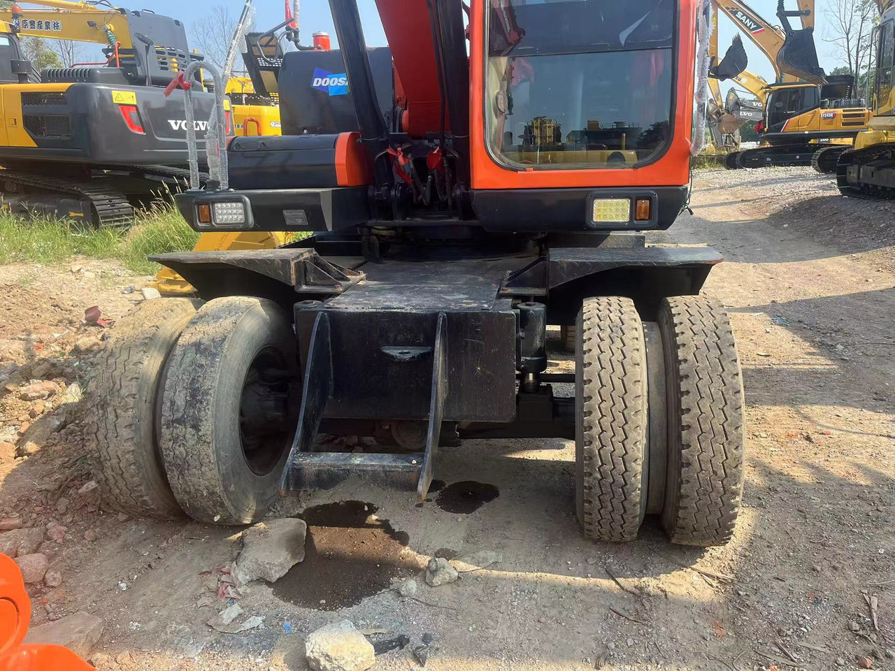 Doosan DX150W-9C - Колёсный экскаватор: фото 3 Doosan DX150W-9C - Колёсный экскаватор: фото 3