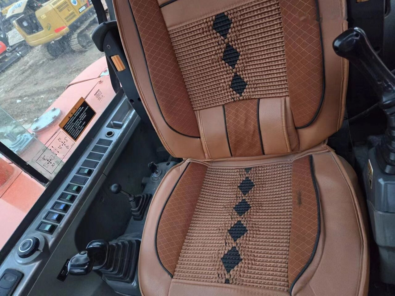 Doosan DX60-9 - Гусеничный экскаватор: фото 5 Doosan DX60-9 - Гусеничный экскаватор: фото 5