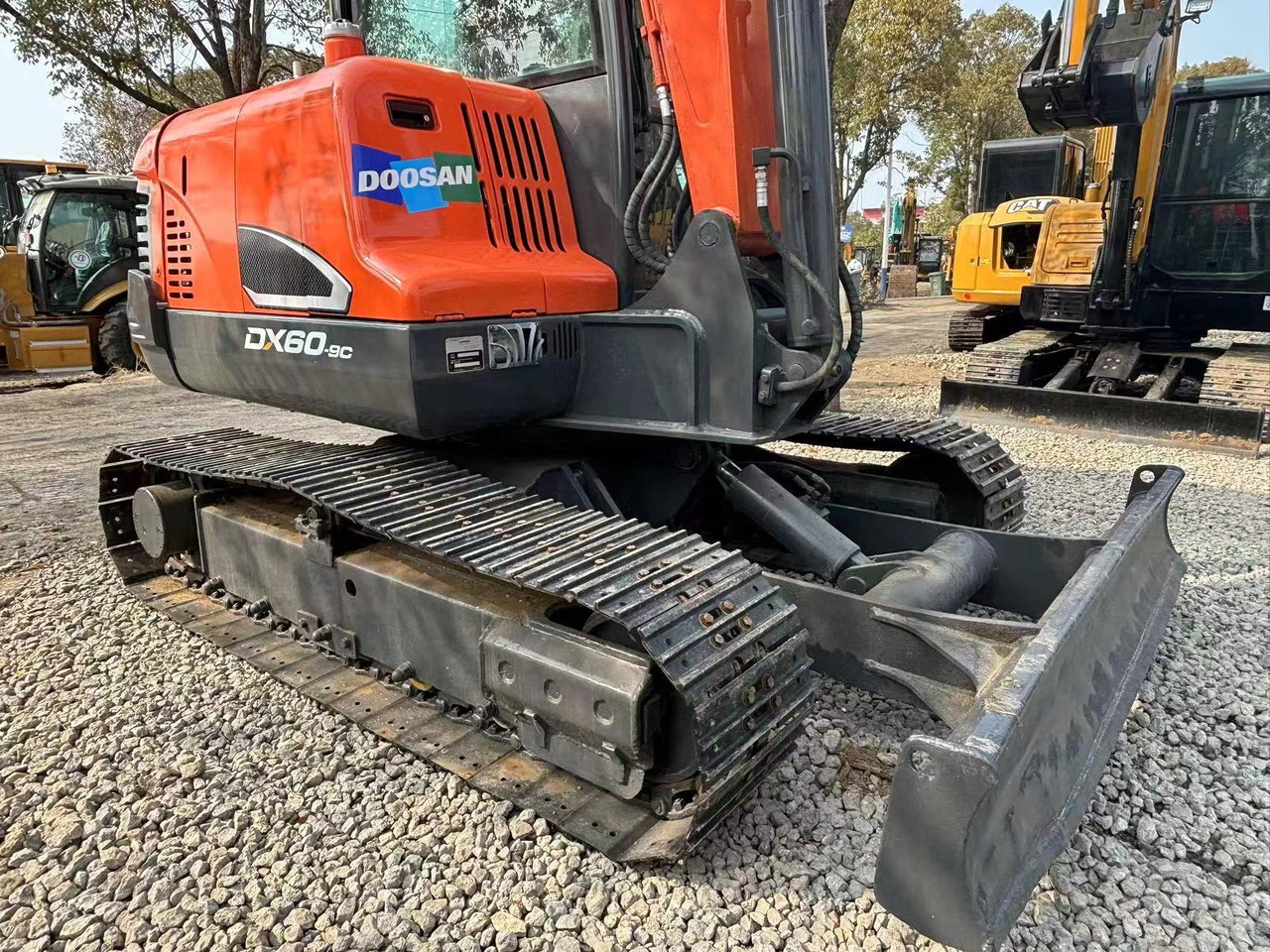 Doosan DX60-9C - Гусеничный экскаватор: фото 2 Doosan DX60-9C - Гусеничный экскаватор: фото 2