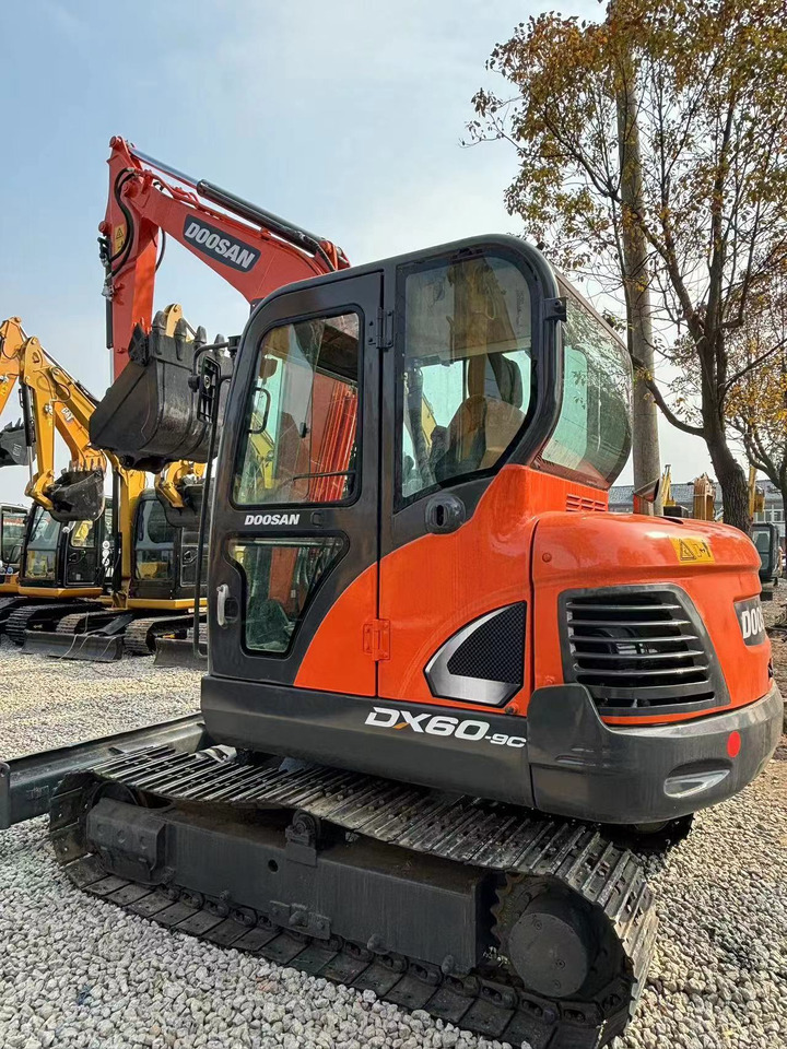 Doosan DX60-9C - Гусеничный экскаватор: фото 4 Doosan DX60-9C - Гусеничный экскаватор: фото 4