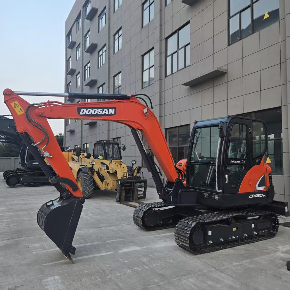 Doosan DX60 - Мини-экскаватор: фото 3 Doosan DX60 - Мини-экскаватор: фото 3