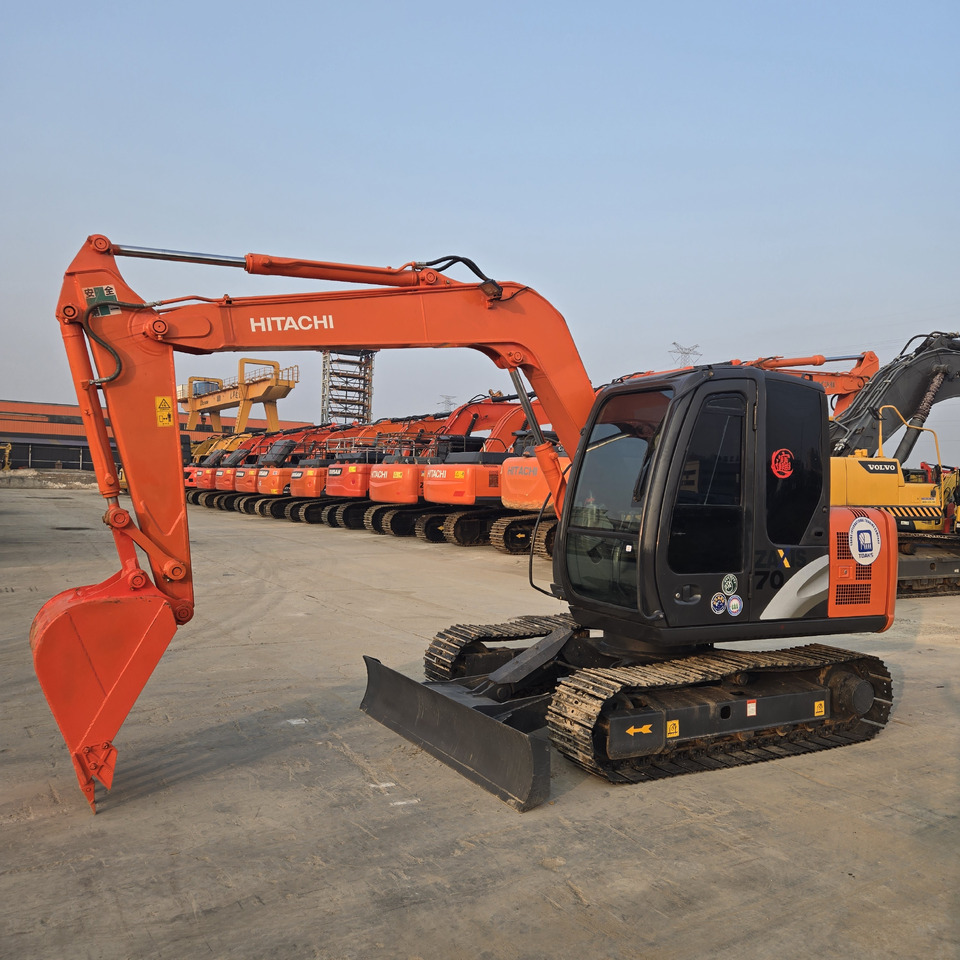 HITACHI ZX70 - Мини-экскаватор: фото 3 HITACHI ZX70 - Мини-экскаватор: фото 3