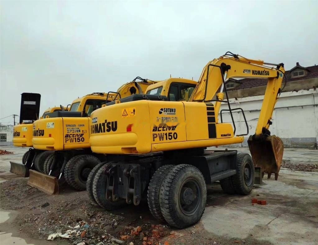 Komatsu PW150 - Колёсный экскаватор: фото 1 Komatsu PW150 - Колёсный экскаватор: фото 1