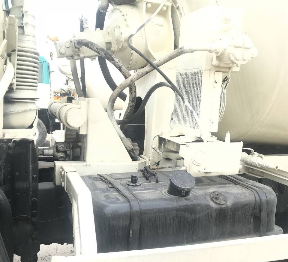 Mitsubishi FV415J - Автобетоносмеситель: фото 4 Mitsubishi FV415J - Автобетоносмеситель: фото 4