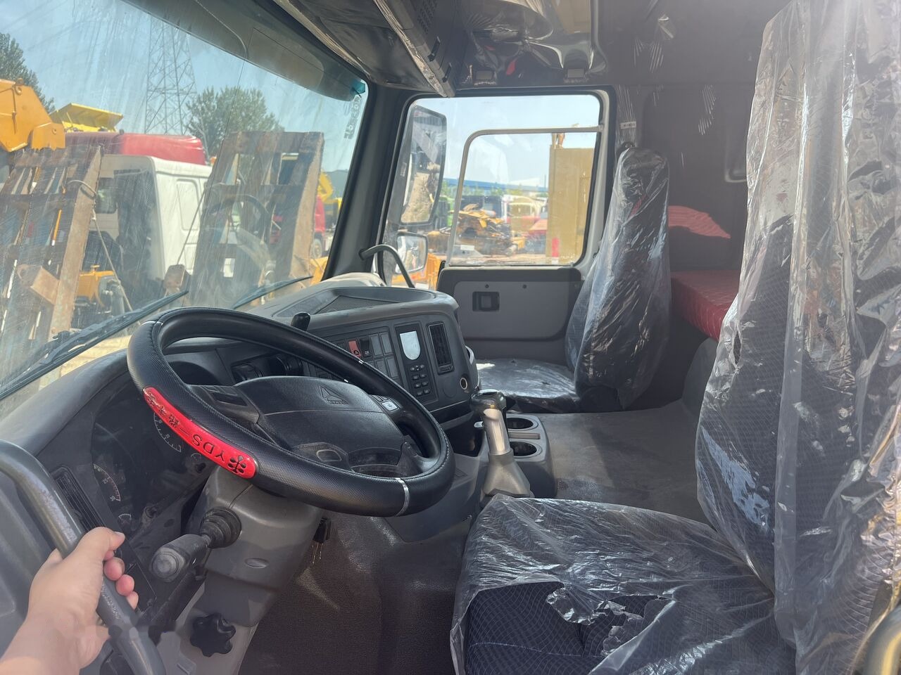 Howo 6x4 - Тягач: фото 3 Howo 6x4 - Тягач: фото 3