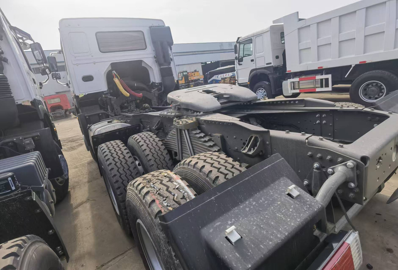 Sinotruk HOWO 371 Tractor - Тягач: фото 3 Sinotruk HOWO 371 Tractor - Тягач: фото 3