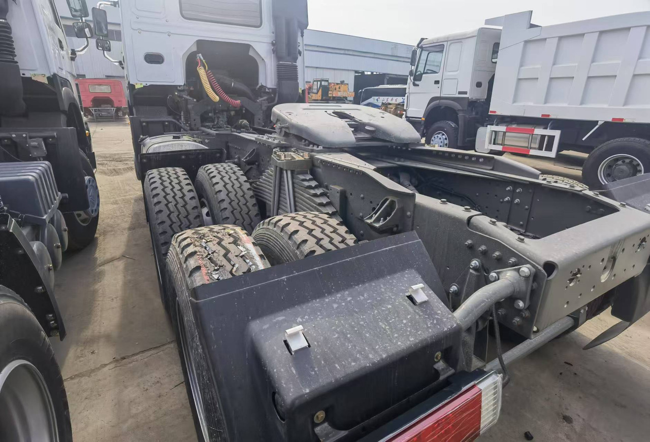 Sinotruk HOWO 371 Tractor - Тягач: фото 4 Sinotruk HOWO 371 Tractor - Тягач: фото 4