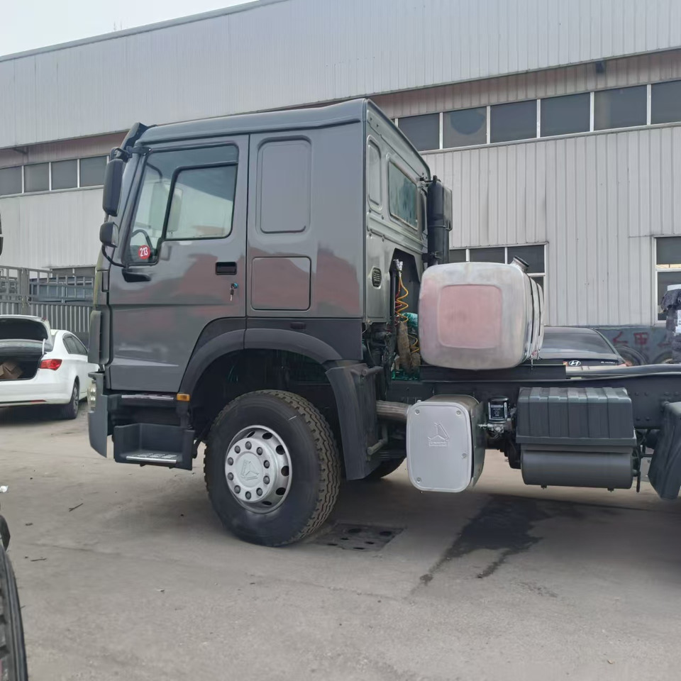 Sinotruk HOWO 371 Tractor(Right rudder) - Тягач: фото 3 Sinotruk HOWO 371 Tractor(Right rudder) - Тягач: фото 3