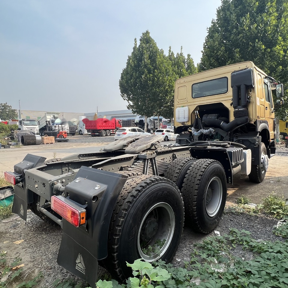 Sinotruk HOWO 420 Tractor - Тягач: фото 2 Sinotruk HOWO 420 Tractor - Тягач: фото 2