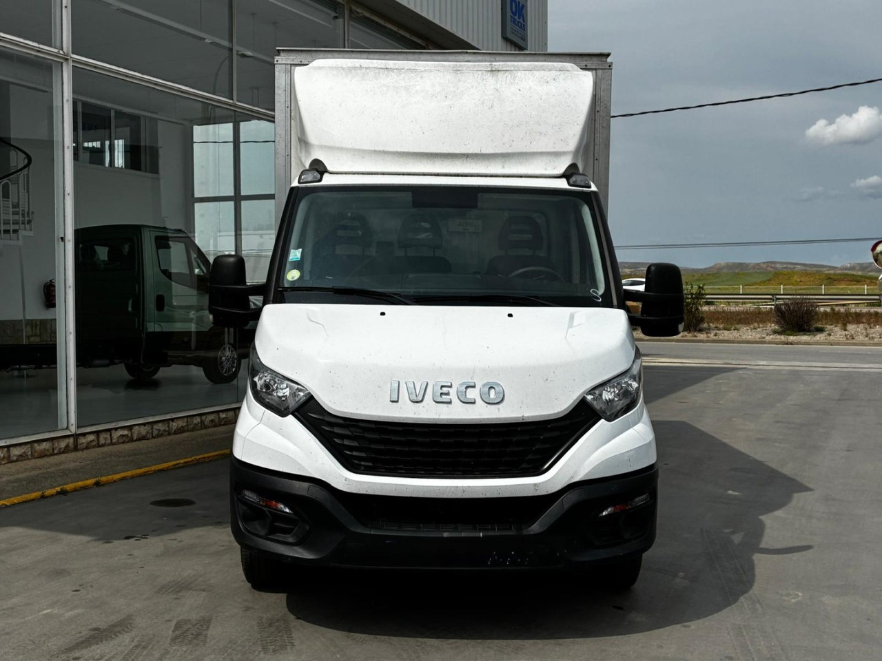 Caja cerrada IVECO 35C16 20m3 - Фургон с закрытым кузовом: фото 2 Caja cerrada IVECO 35C16 20m3 - Фургон с закрытым кузовом: фото 2