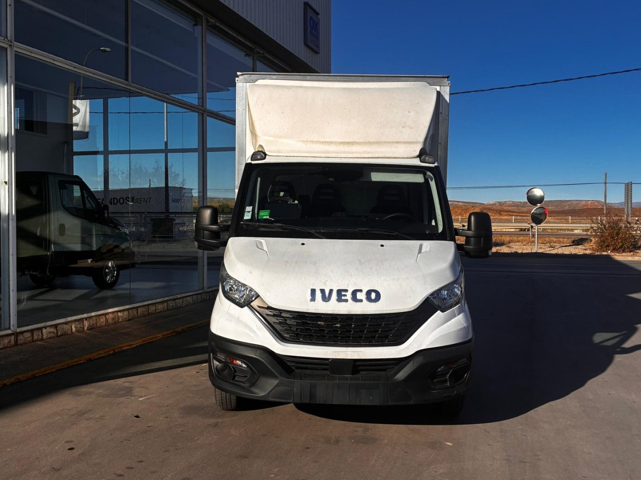 Caja cerrada IVECO 35C16 20m3 con puertas traseras - Фургон с закрытым кузовом: фото 2 Caja cerrada IVECO 35C16 20m3 con puertas traseras - Фургон с закрытым кузовом: фото 2