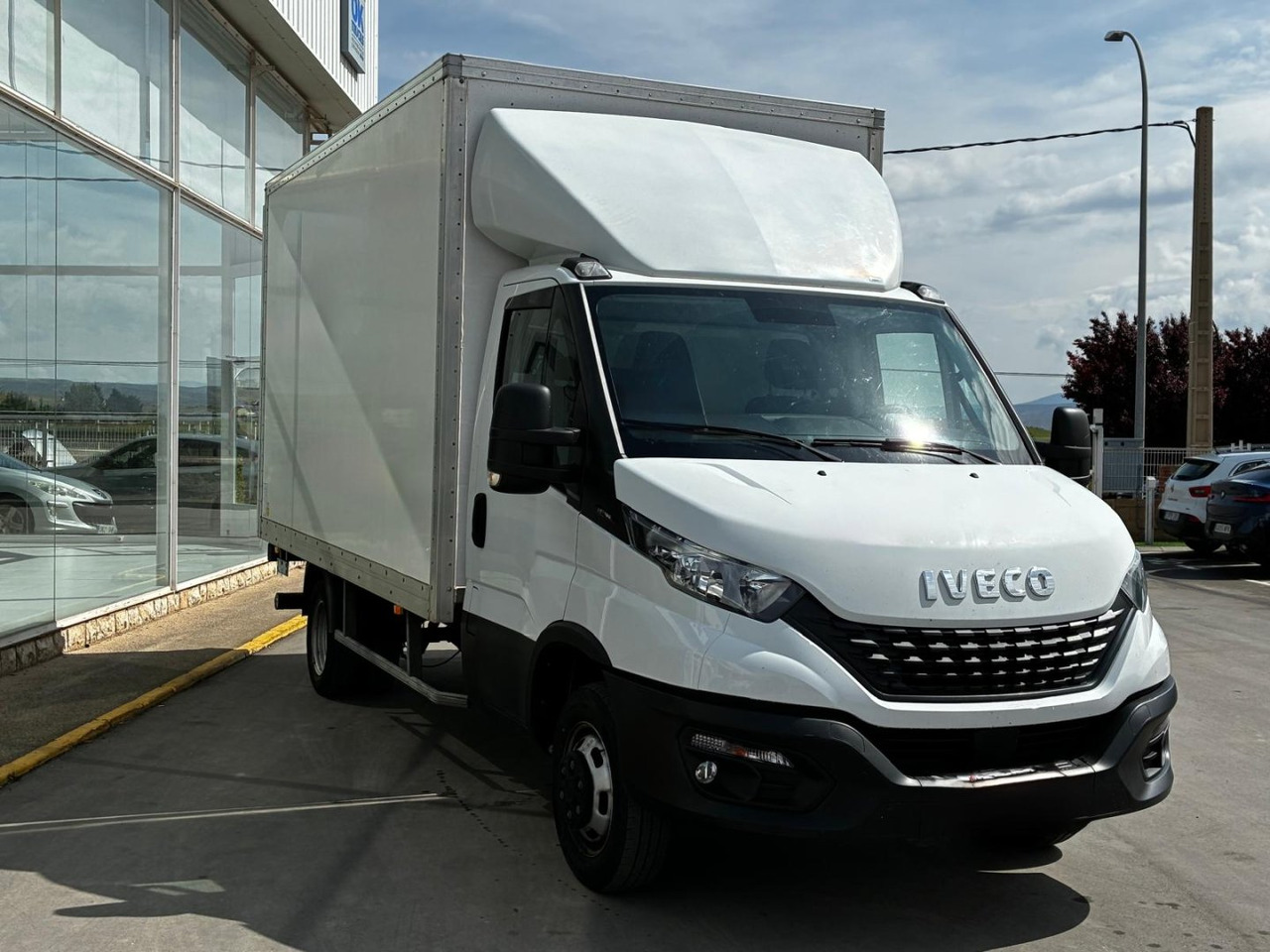 Caja cerrada IVECO 35C16 3.0 20m3 - Фургон с закрытым кузовом: фото 3 Caja cerrada IVECO 35C16 3.0 20m3 - Фургон с закрытым кузовом: фото 3