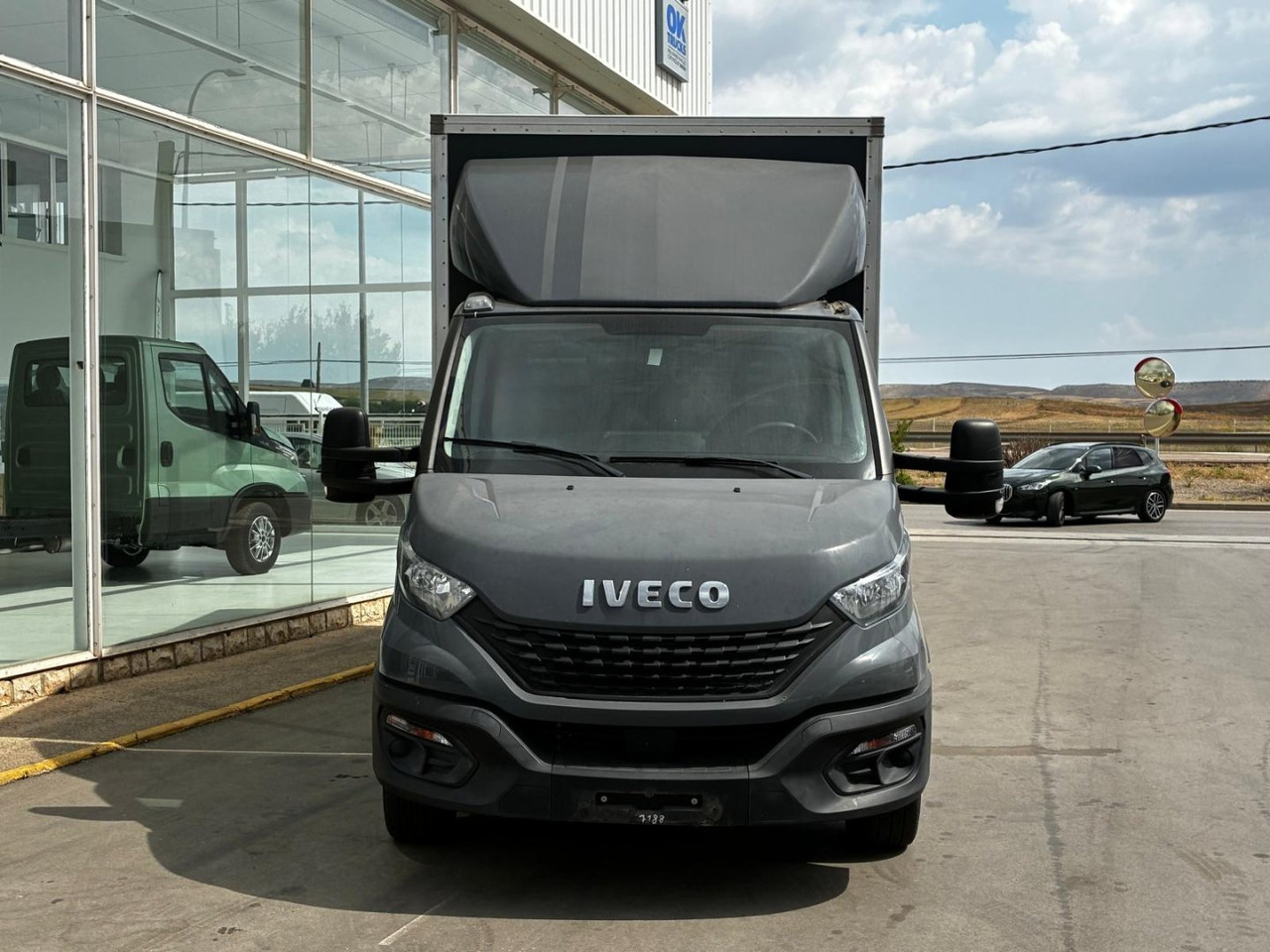 Caja cerrada con plataforma elevadora IVECO 35C16 20m3 - Фургон с закрытым кузовом: фото 2 Caja cerrada con plataforma elevadora IVECO 35C16 20m3 - Фургон с закрытым кузовом: фото 2