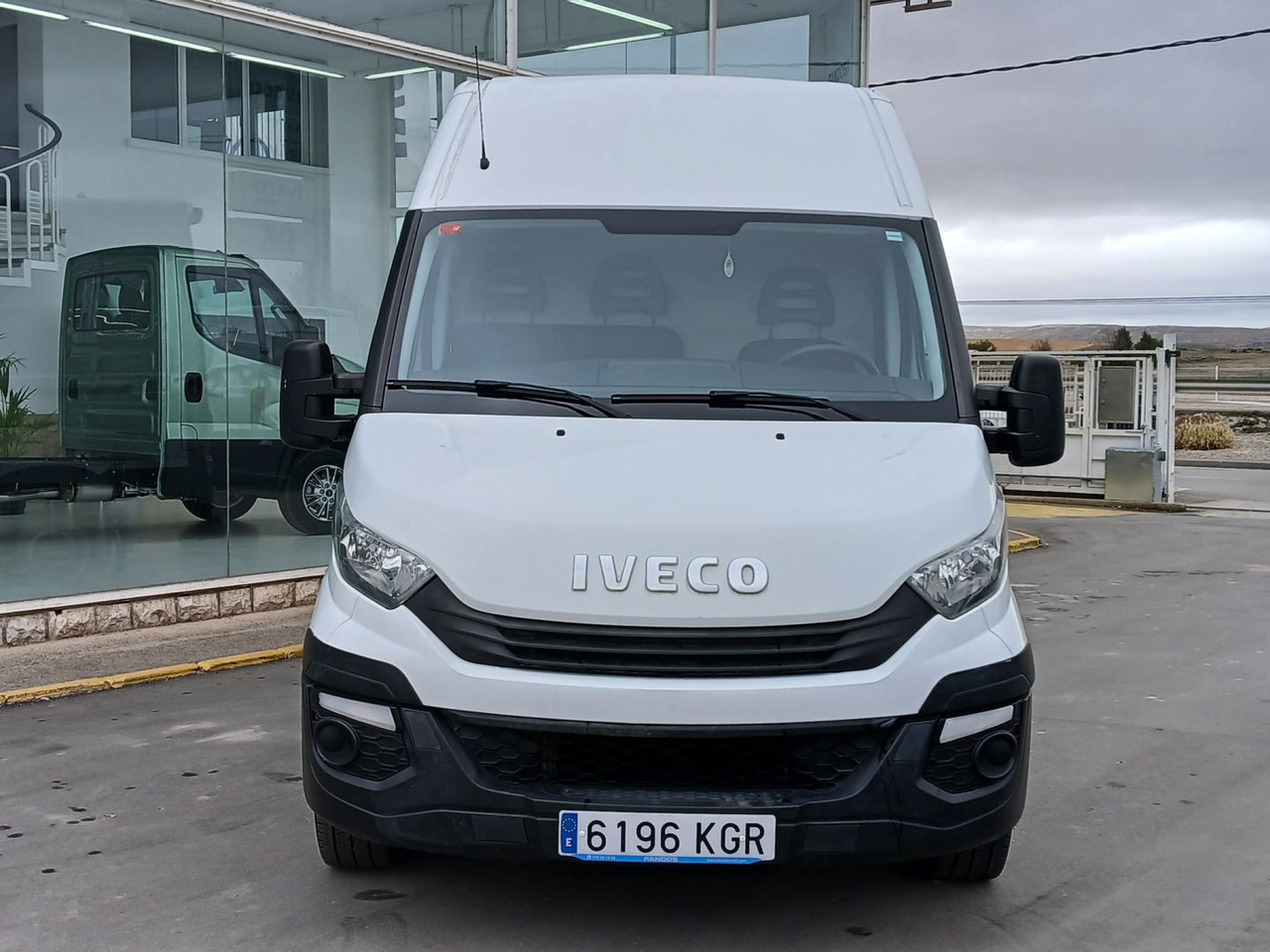 Furgón IVECO 35S16 10.8m3 - Цельнометаллический фургон: фото 2 Furgón IVECO 35S16 10.8m3 - Цельнометаллический фургон: фото 2