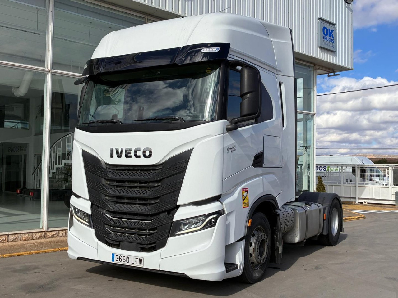Cabeza Tractora IVECO S-WAY 510 AUTOMATICO CON INTARDER - Тягач: фото 1 Cabeza Tractora IVECO S-WAY 510 AUTOMATICO CON INTARDER - Тягач: фото 1