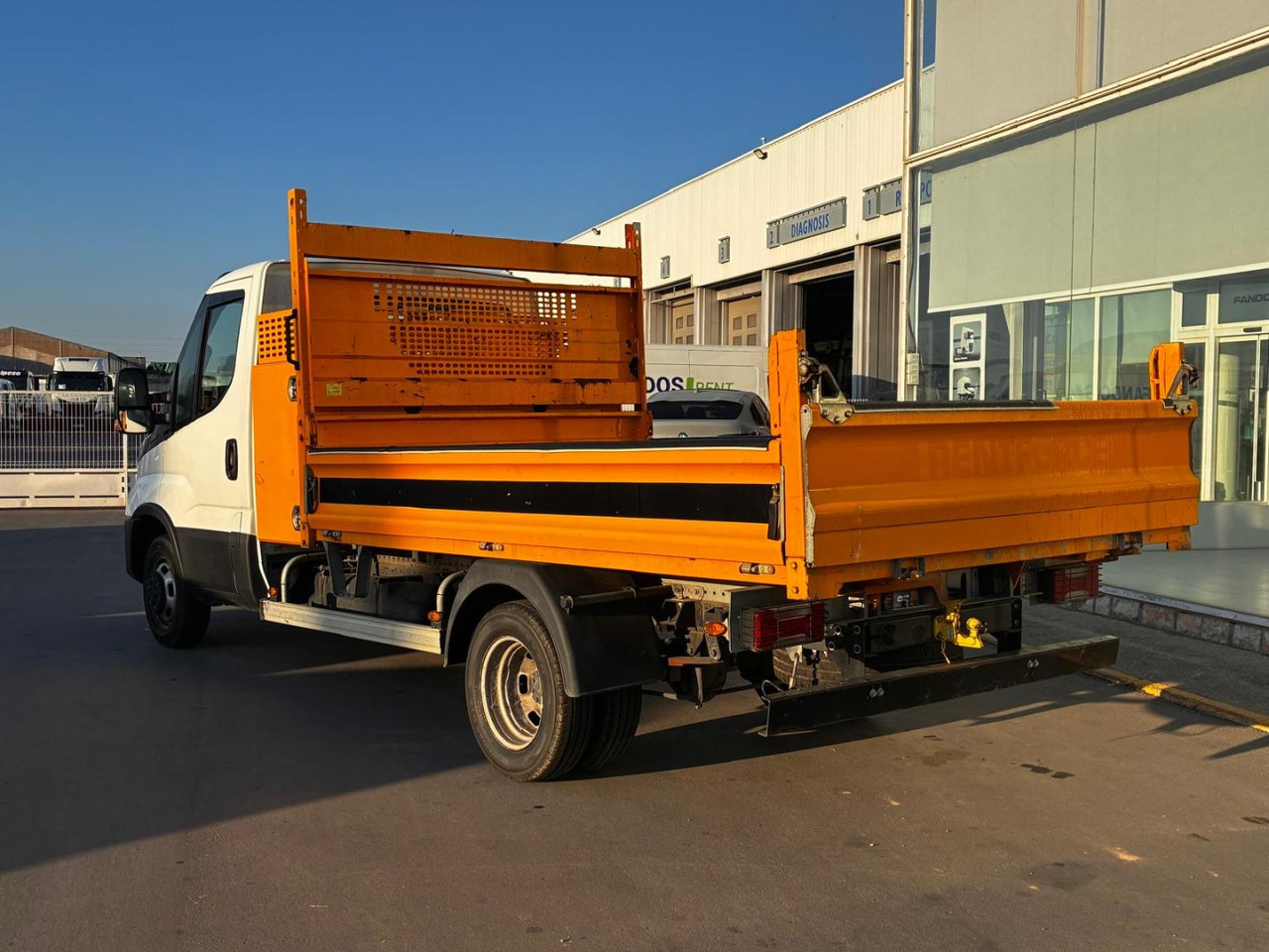 Volquete/Dumper IVECO 35C14 CAJA BASCULANTE - Малотоннажный самосвал: фото 4 Volquete/Dumper IVECO 35C14 CAJA BASCULANTE - Малотоннажный самосвал: фото 4