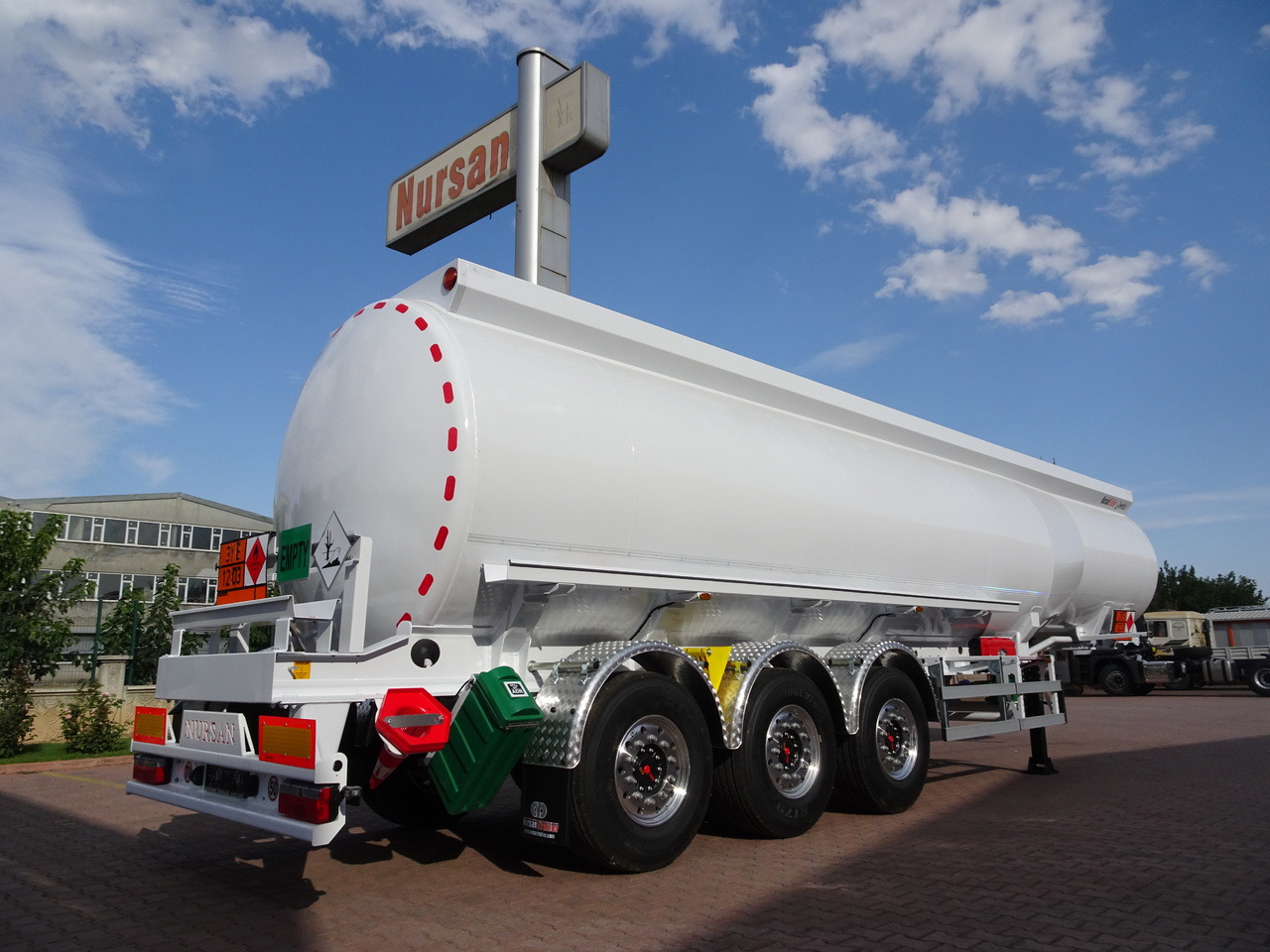 NURSAN Aluminium Tanker - Полуприцеп-цистерна: фото 1 NURSAN Aluminium Tanker - Полуприцеп-цистерна: фото 1