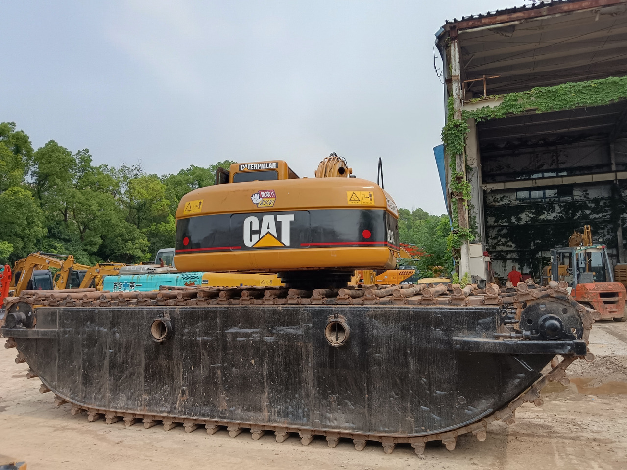 CATERPILLAR 320BL 320CL DREDGER - Водный экскаватор: фото 2 CATERPILLAR 320BL 320CL DREDGER - Водный экскаватор: фото 2