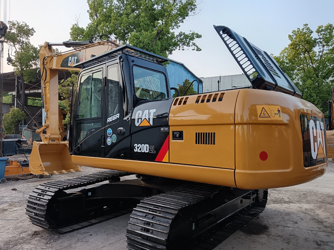 Гусеничный экскаватор CATERPILLAR 320D CAT 320D2 L: фото 1