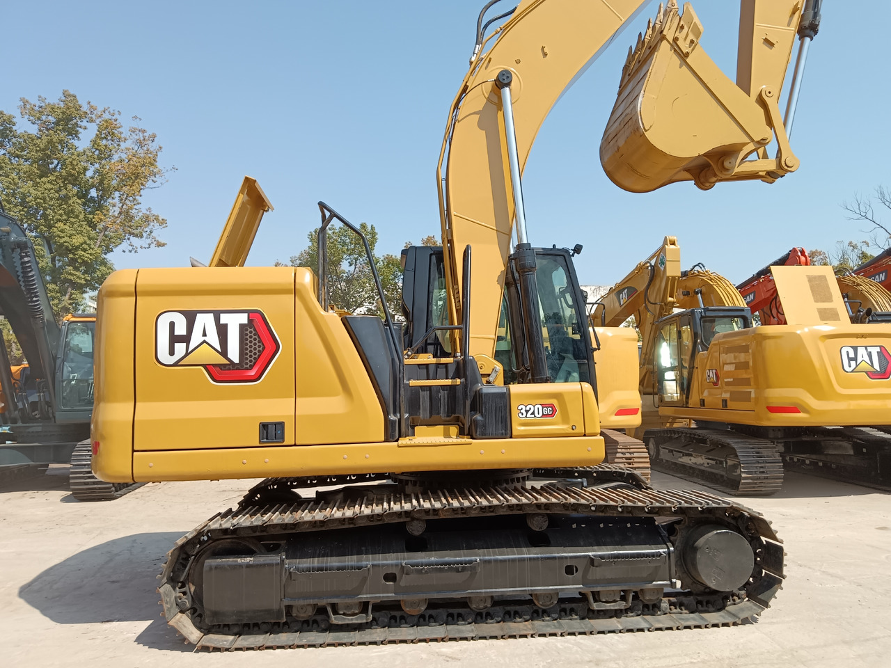 CATERPILLAR 320GC - Гусеничный экскаватор: фото 1 CATERPILLAR 320GC - Гусеничный экскаватор: фото 1