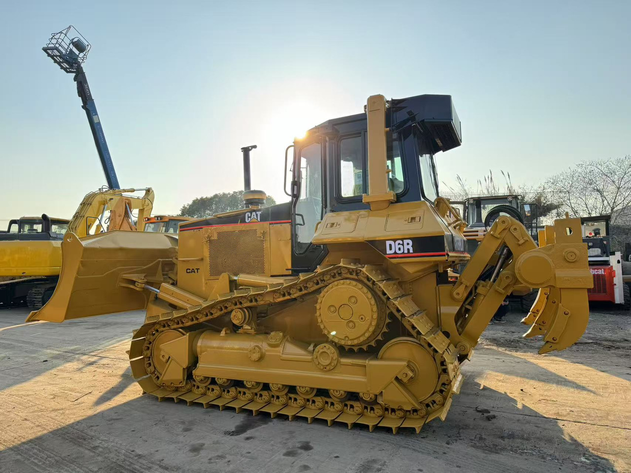 CATERPILLAR D6R CAT - Бульдозер: фото 2 CATERPILLAR D6R CAT - Бульдозер: фото 2