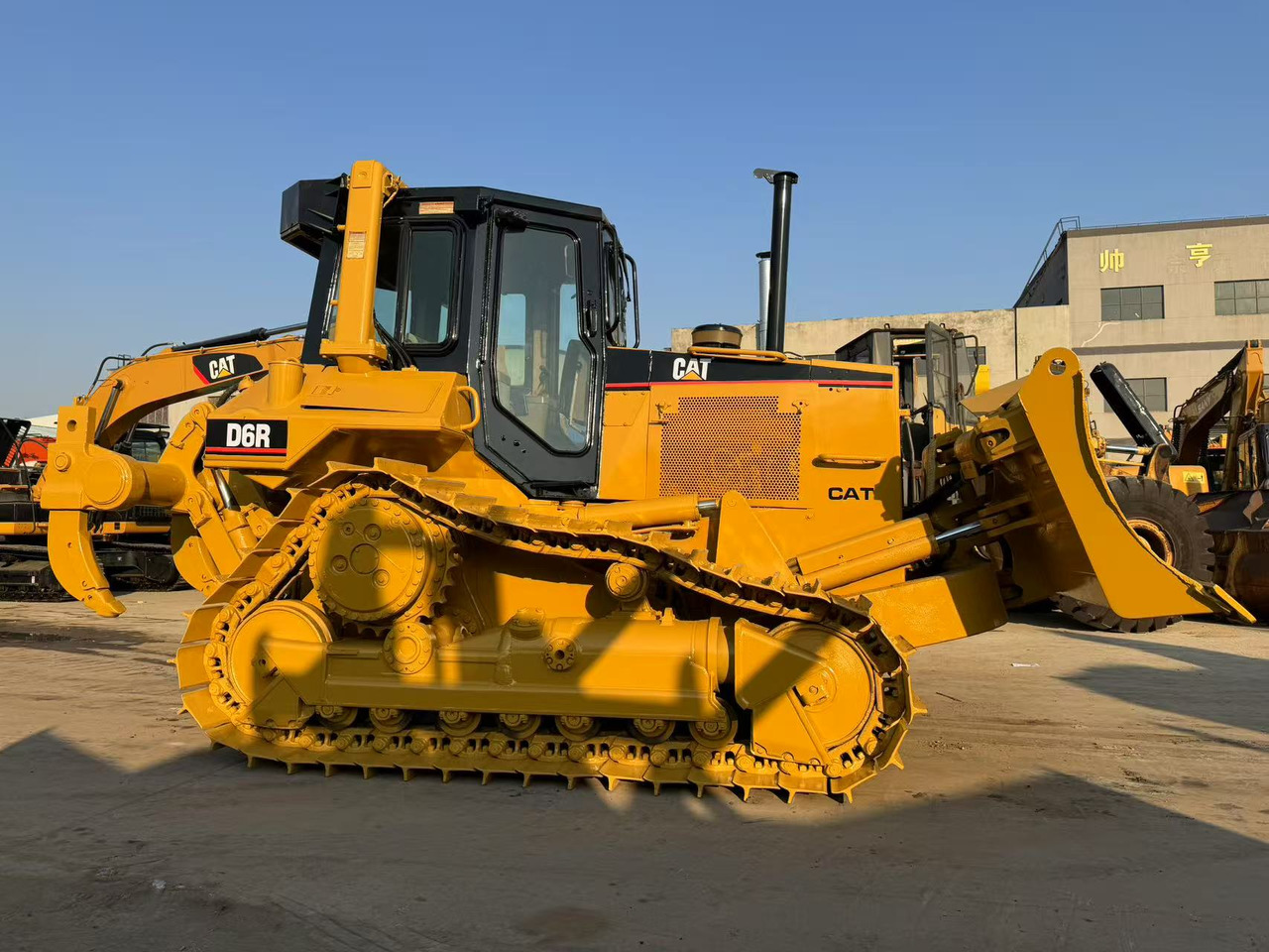 CATERPILLAR D6R CAT - Бульдозер: фото 4 CATERPILLAR D6R CAT - Бульдозер: фото 4