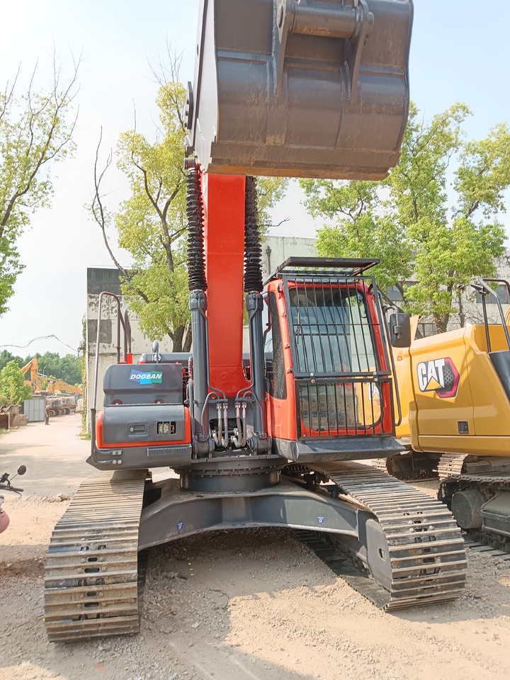 DOOSAN DX225 LCA DX 225 LC-9C DX300 DX340 - Гусеничный экскаватор: фото 4 DOOSAN DX225 LCA DX 225 LC-9C DX300 DX340 - Гусеничный экскаватор: фото 4