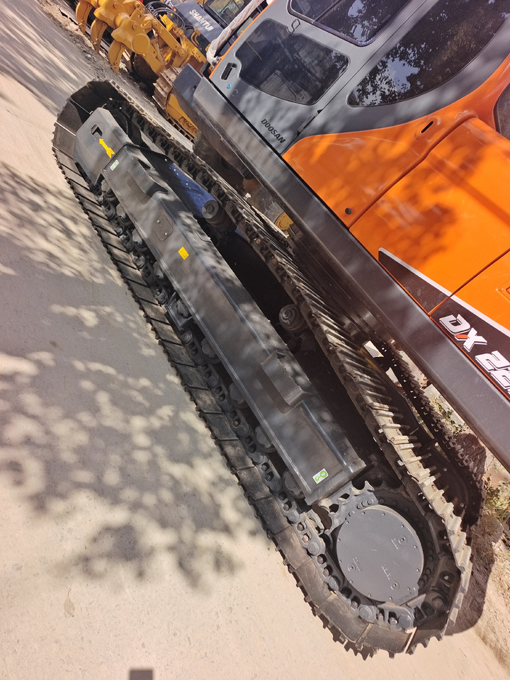 DOOSAN DX225 LCA DX 225 LC - 9C - Гусеничный экскаватор: фото 2 DOOSAN DX225 LCA DX 225 LC - 9C - Гусеничный экскаватор: фото 2