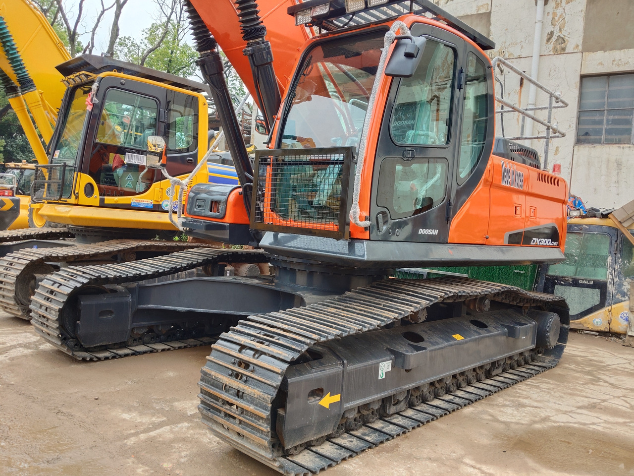 DOOSAN DX300 LCA DX 300 LC - 9C - Гусеничный экскаватор: фото 1 DOOSAN DX300 LCA DX 300 LC - 9C - Гусеничный экскаватор: фото 1